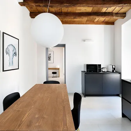 Sg9 Apartment